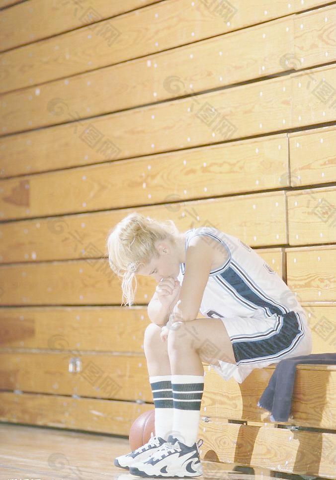 通过哈利伯 通过哈利伯